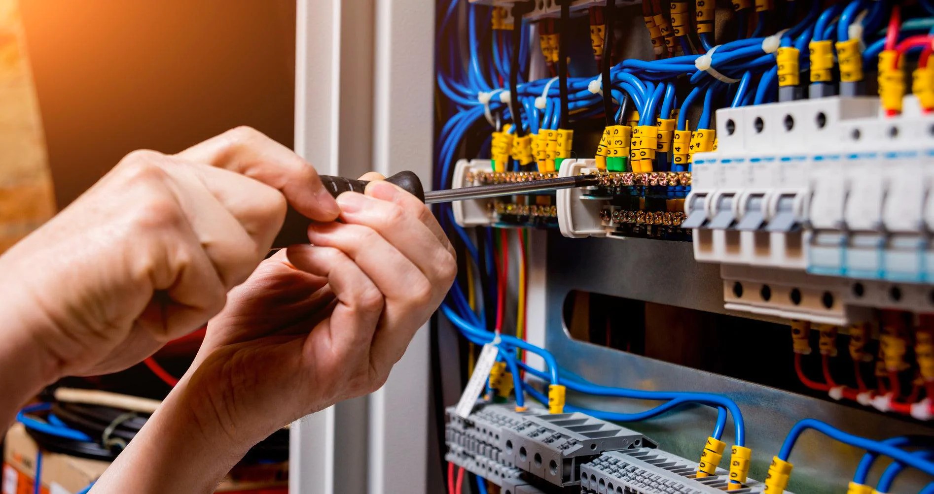 Top 7 Reasons to Invest in Electricians